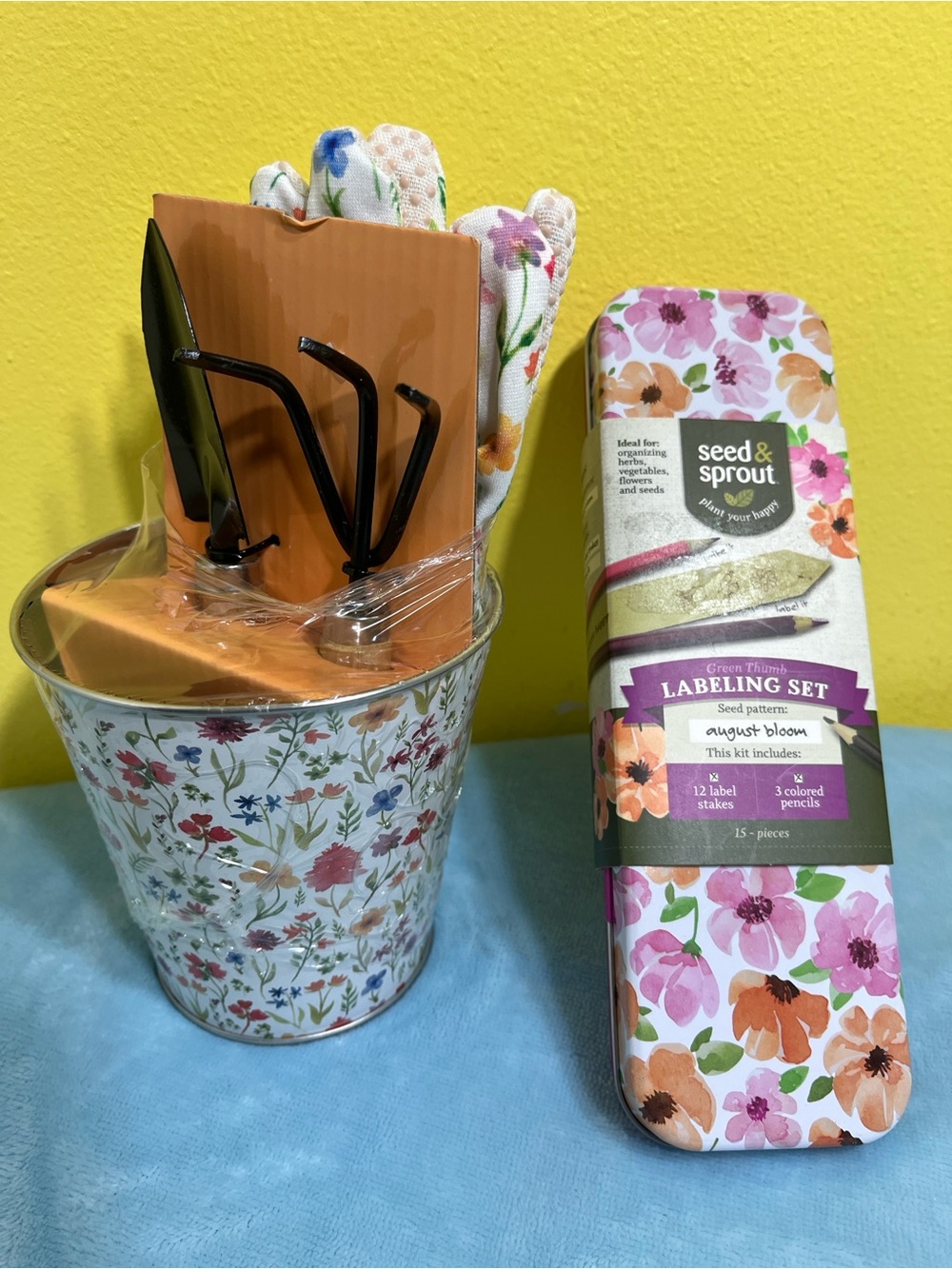 Garden Gift Bundle Floral Tin Mini Tools Gloves Labels NWT